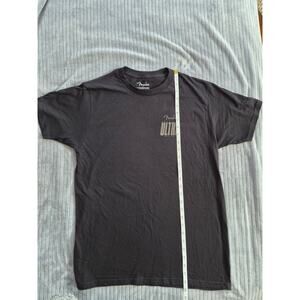 Fender American Ultra T Shirt Size M. Gray. Brand Logo and Slogan